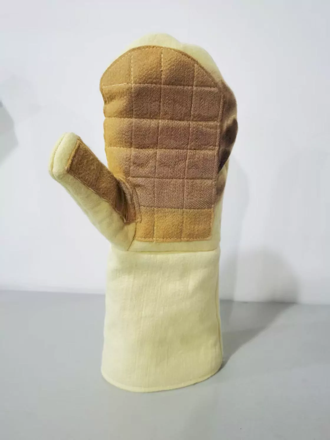 GP21-PBO heat resistant gloves After Heat Resistance Testing