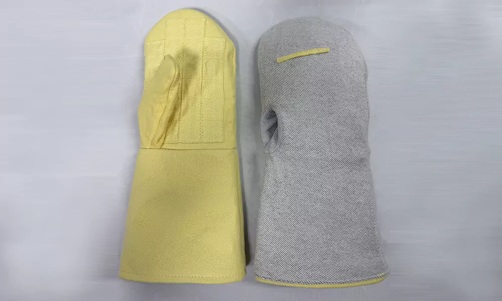 CALM GP22 Kevlar heat-resistant gloves feature reinforced palm and finger areas, along with a soft and comfortable inner lining for enhanced protection and wearing comfort