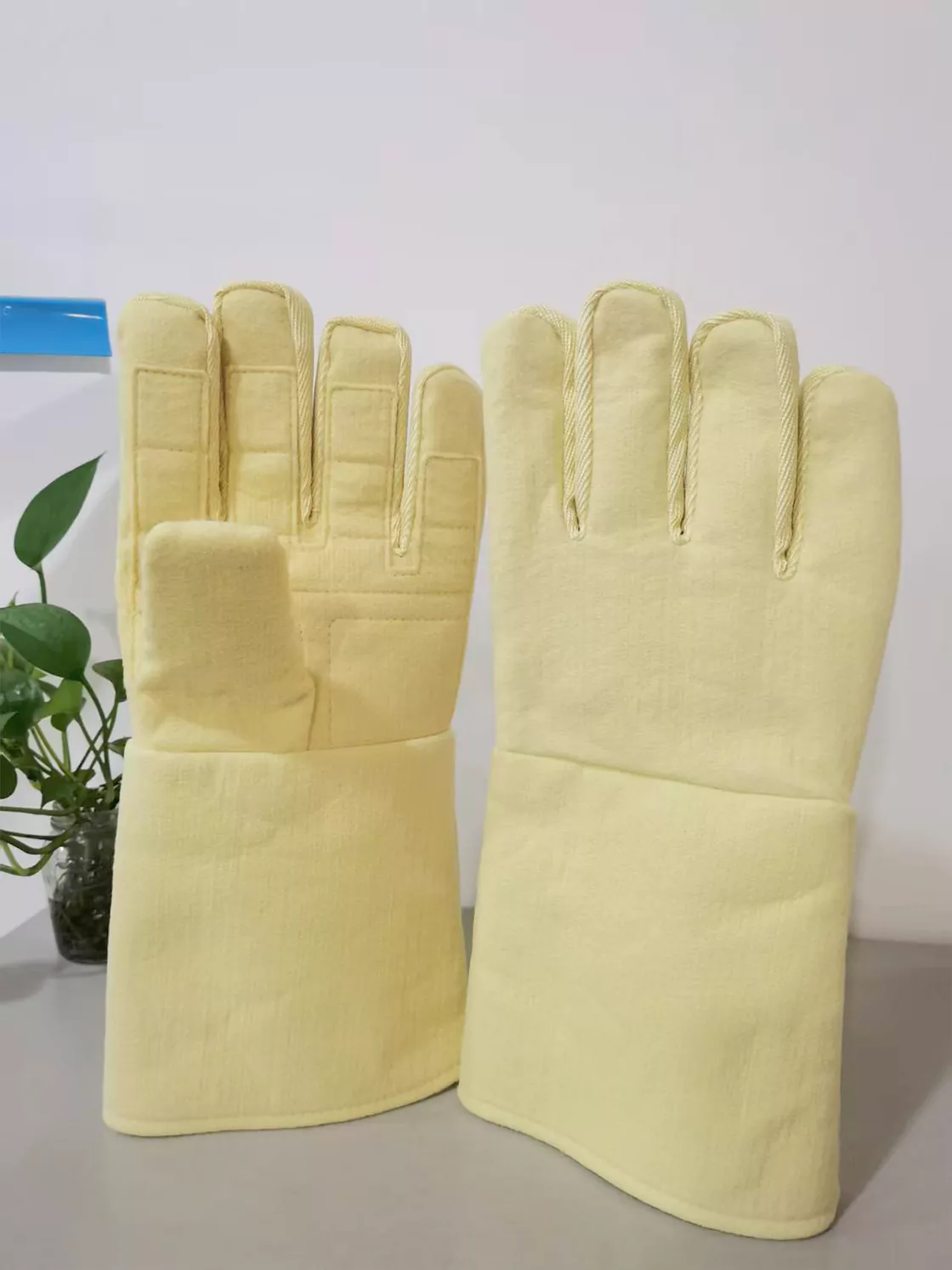 GP51 heat resistant gloves before Heat Resistance Testing