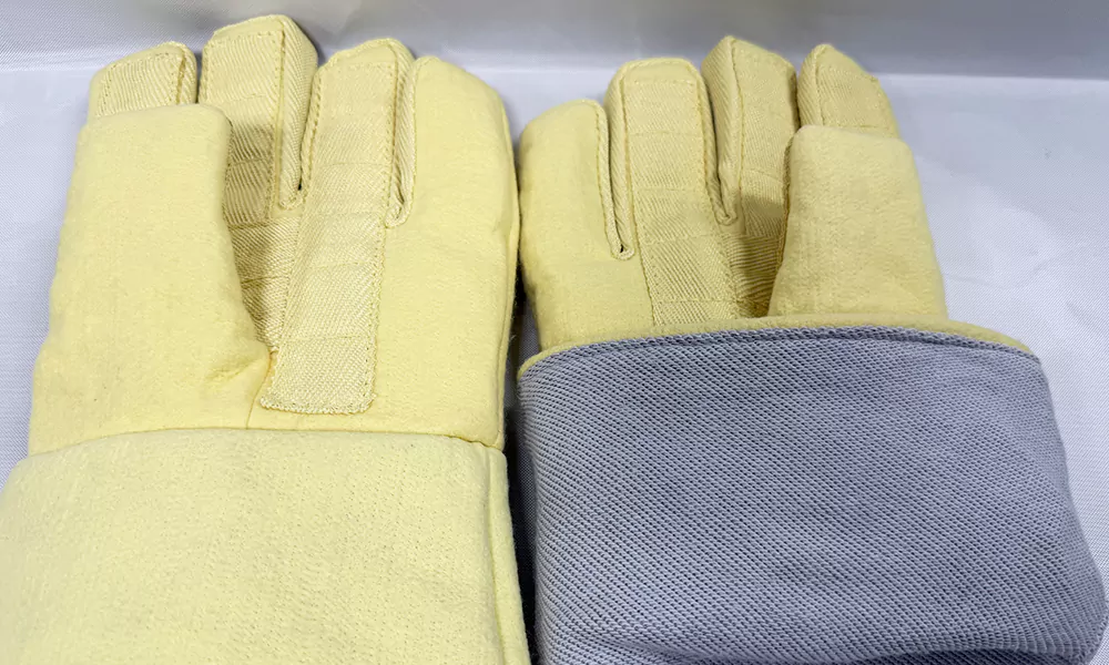 Kevlar heat resistant gloves detail