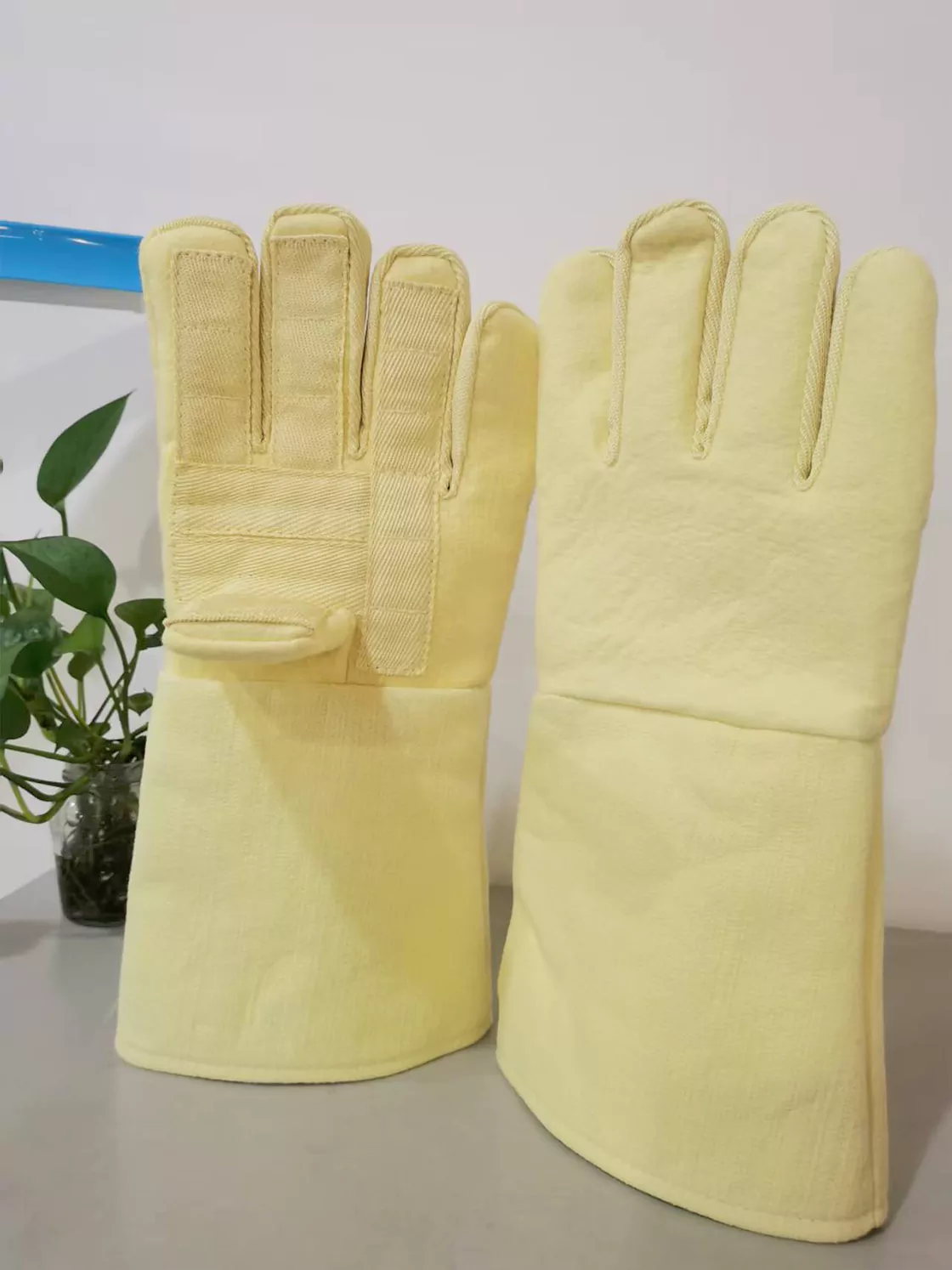 GP52 heat resistant gloves before Heat Resistance Testing